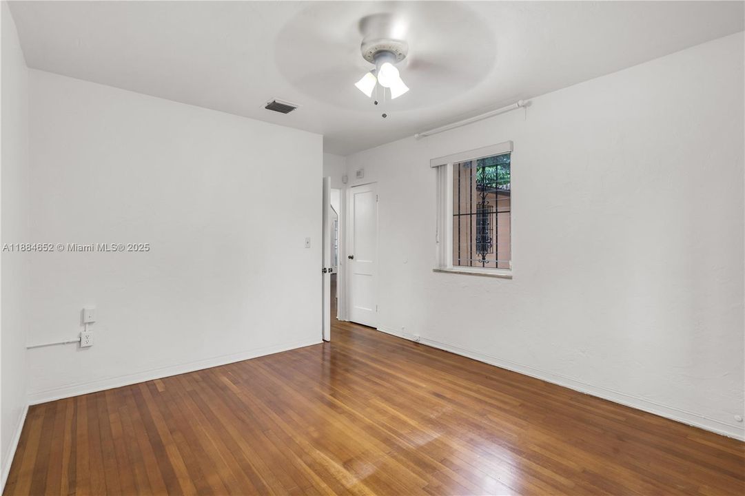 Recientemente alquilado: $3,000 (2 camas, 1 baños, 1353 Pies cuadrados)