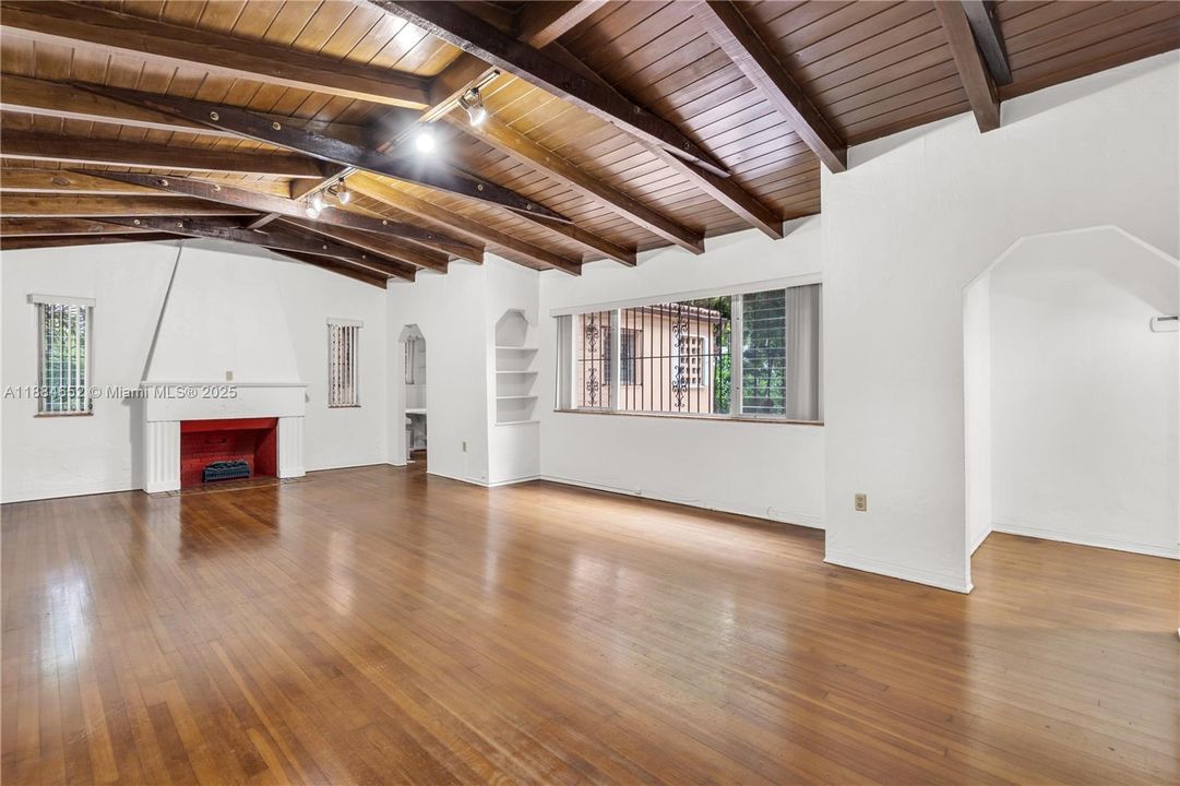 Recientemente alquilado: $3,000 (2 camas, 1 baños, 1353 Pies cuadrados)