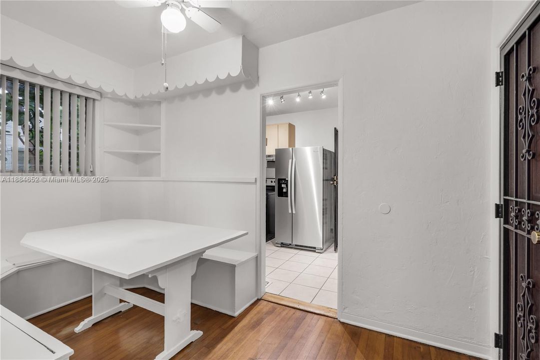 Recientemente alquilado: $3,000 (2 camas, 1 baños, 1353 Pies cuadrados)