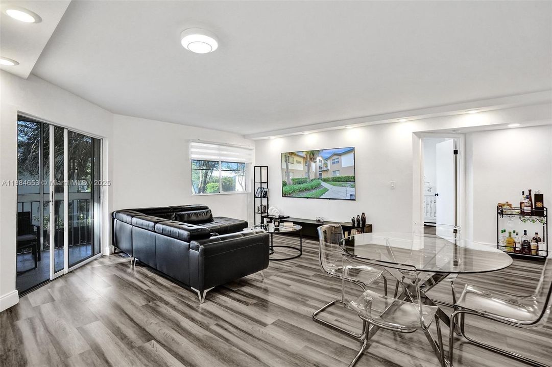 Active With Contract: $2,700 (3 beds, 2 baths, 1100 Square Feet)