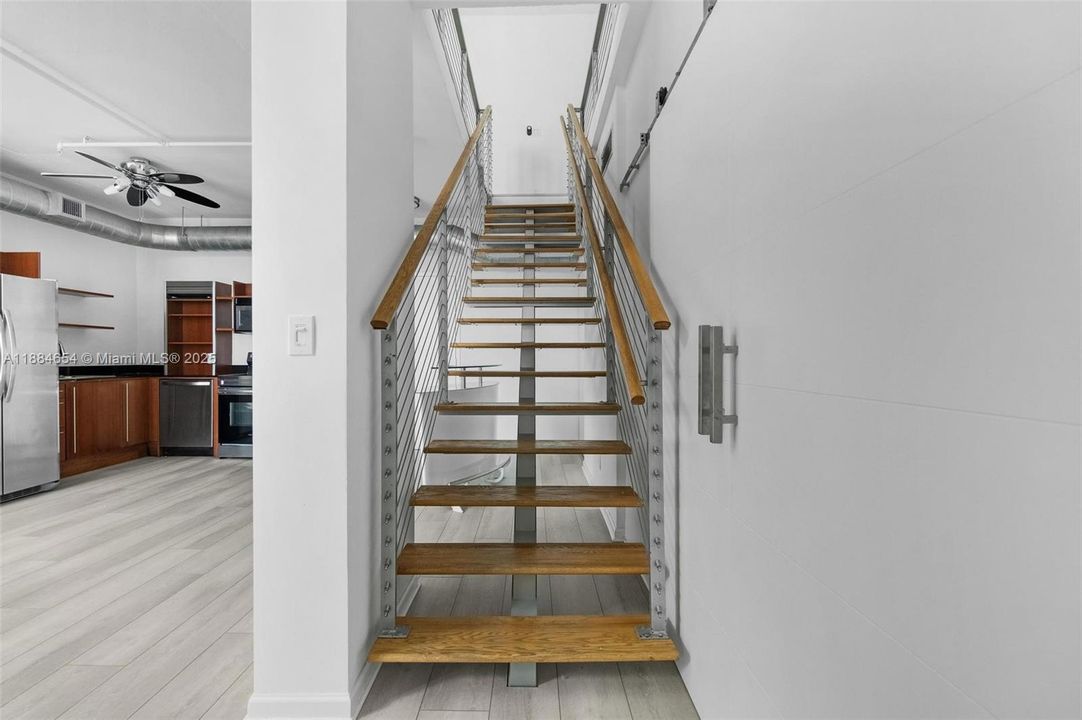 待售: $595,000 (2 贝兹, 2 浴室, 1255 平方英尺)