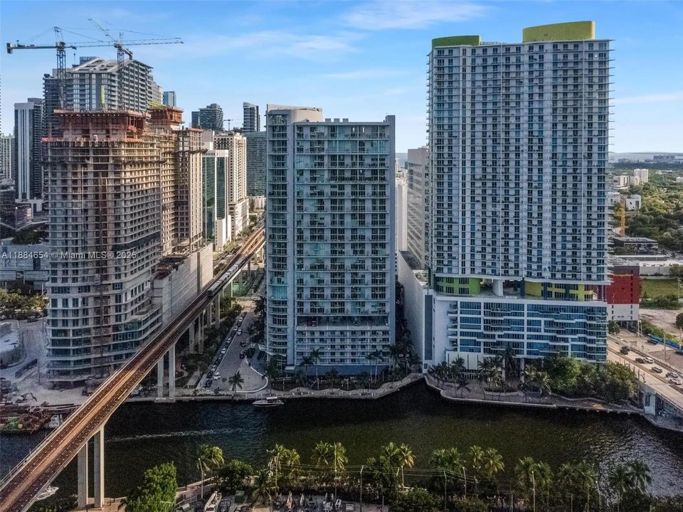 待售: $595,000 (2 贝兹, 2 浴室, 1255 平方英尺)