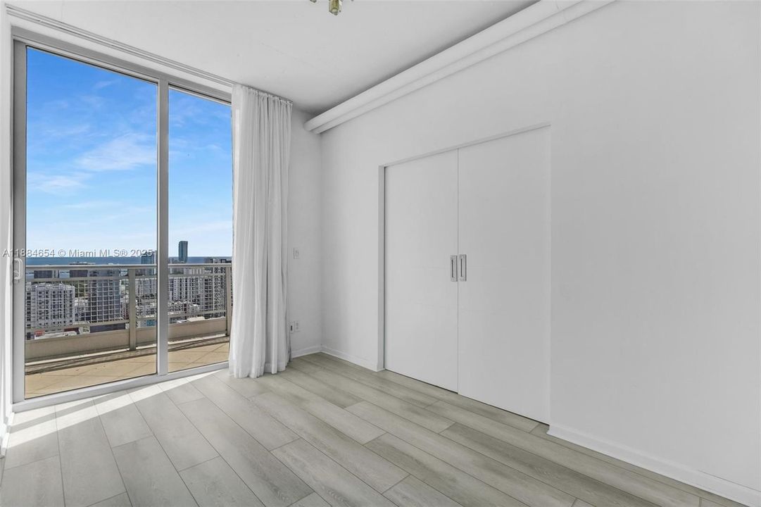 待售: $595,000 (2 贝兹, 2 浴室, 1255 平方英尺)