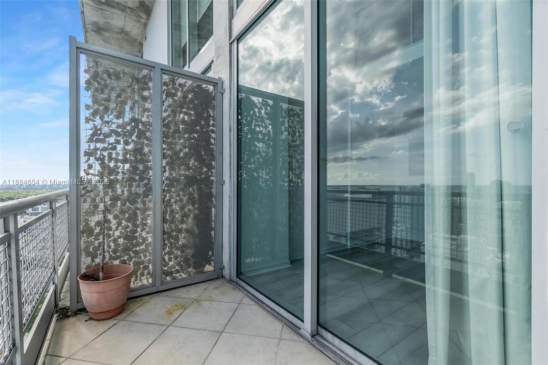 待售: $595,000 (2 贝兹, 2 浴室, 1255 平方英尺)