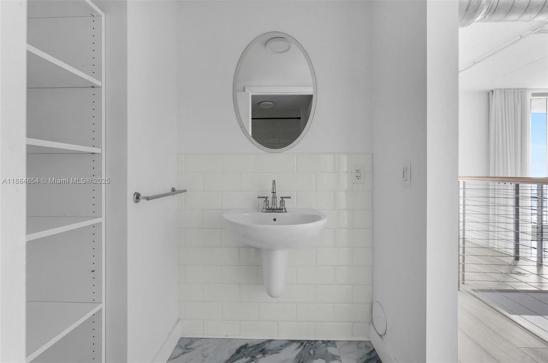 待售: $595,000 (2 贝兹, 2 浴室, 1255 平方英尺)