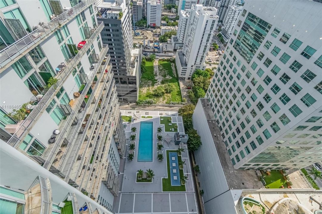 待售: $595,000 (2 贝兹, 2 浴室, 1255 平方英尺)