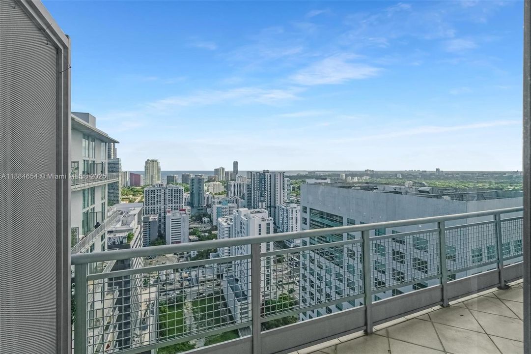 待售: $595,000 (2 贝兹, 2 浴室, 1255 平方英尺)