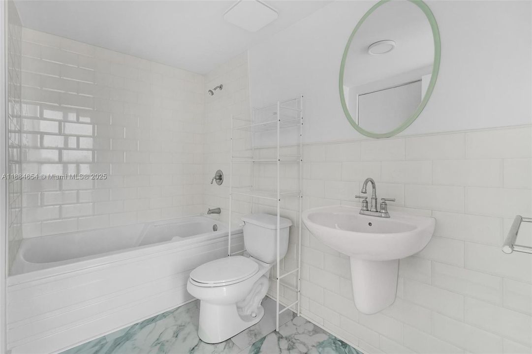 待售: $595,000 (2 贝兹, 2 浴室, 1255 平方英尺)