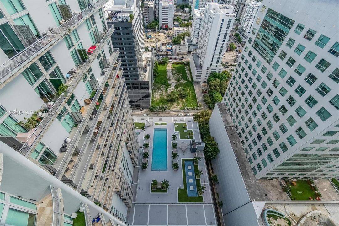 待售: $595,000 (2 贝兹, 2 浴室, 1255 平方英尺)