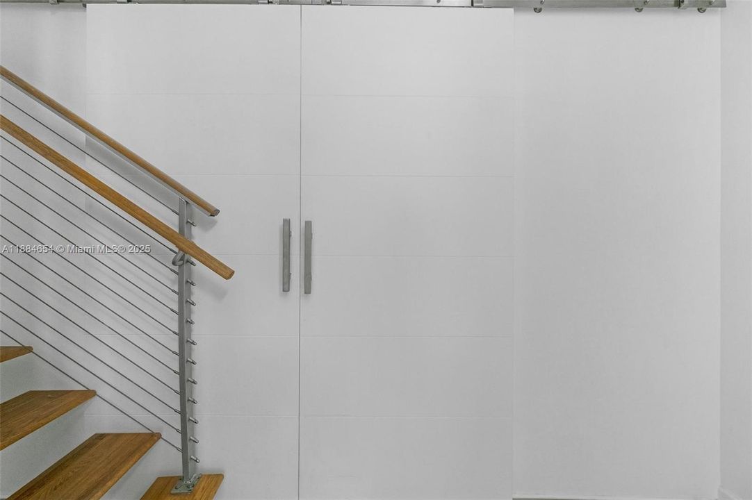 待售: $595,000 (2 贝兹, 2 浴室, 1255 平方英尺)