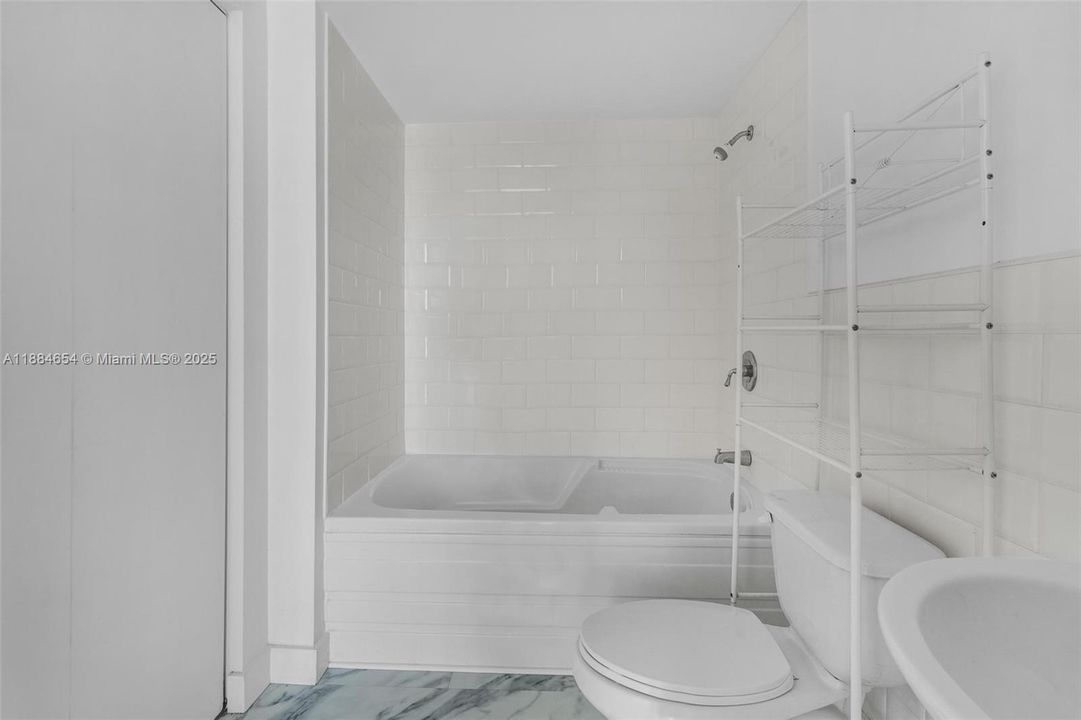 待售: $595,000 (2 贝兹, 2 浴室, 1255 平方英尺)