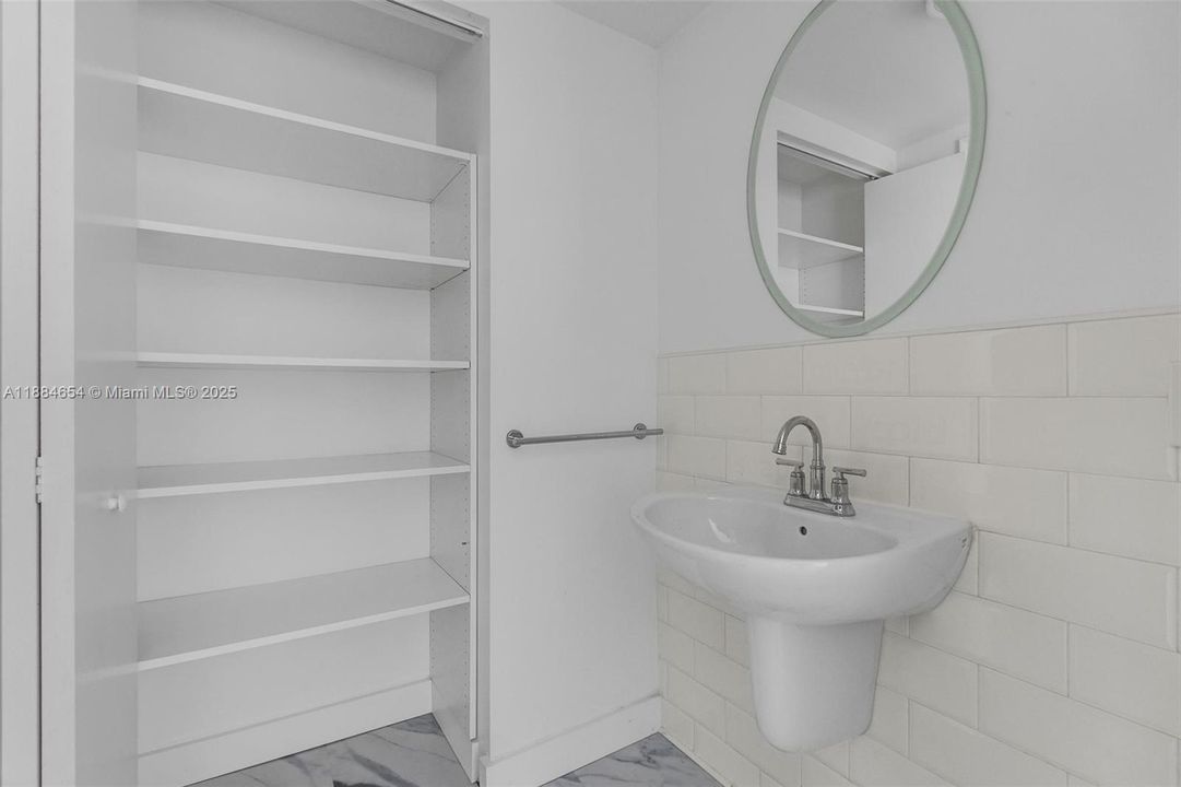 待售: $595,000 (2 贝兹, 2 浴室, 1255 平方英尺)