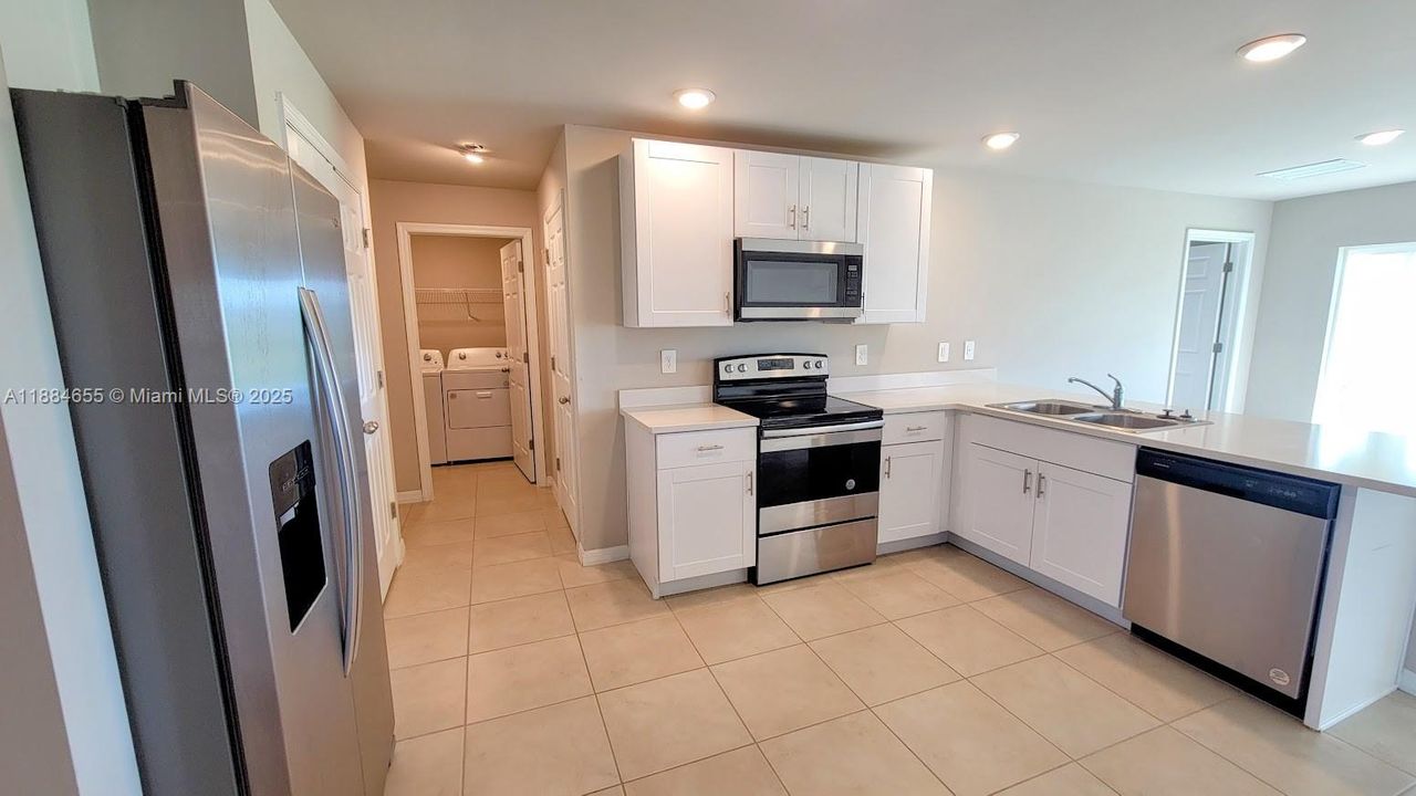 For Sale: $269,900 (3 beds, 2 baths, 1367 Square Feet)