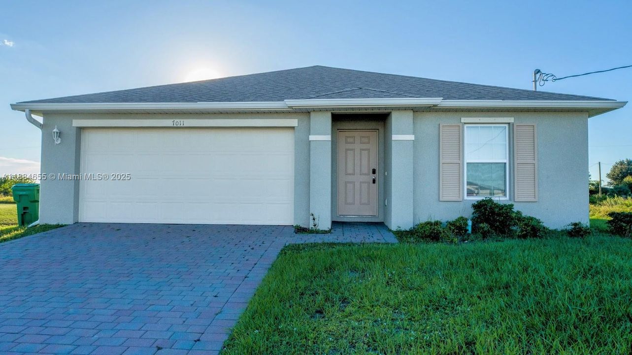 For Sale: $269,900 (3 beds, 2 baths, 1367 Square Feet)