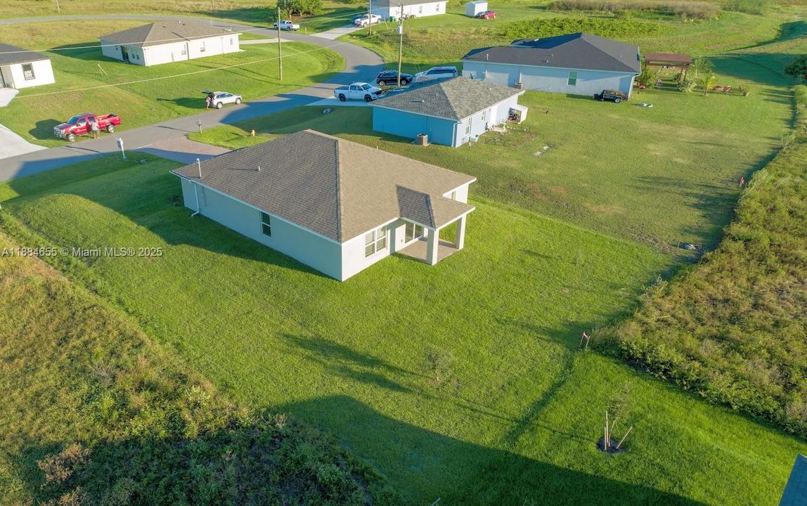 For Sale: $269,900 (3 beds, 2 baths, 1367 Square Feet)