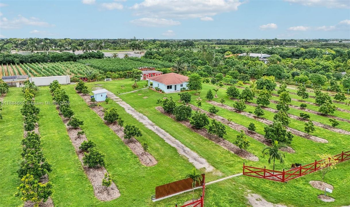 Active With Contract: $950,000 (2 beds, 2 baths, 1148 Square Feet)