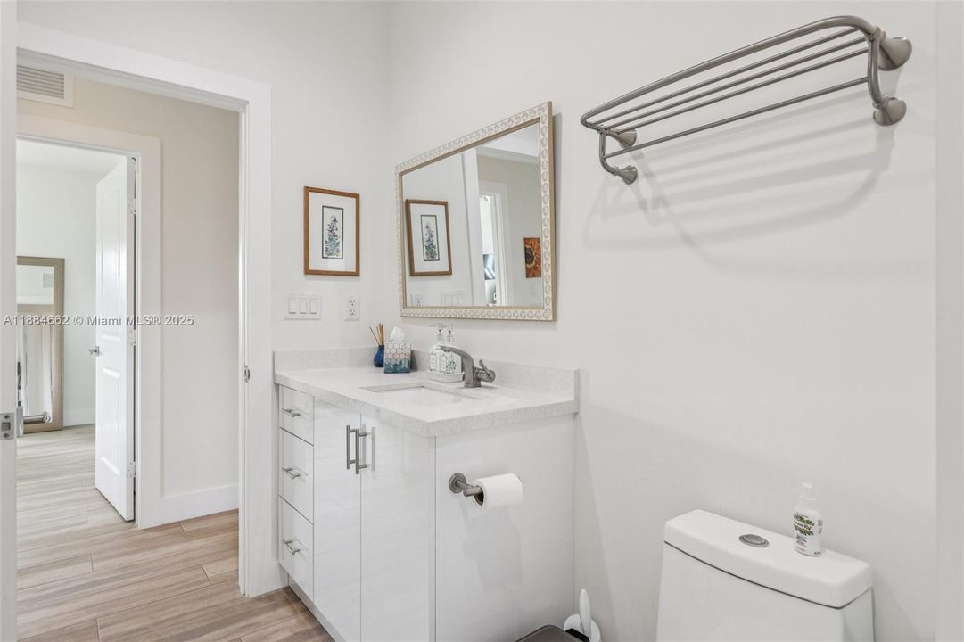 Active With Contract: $950,000 (2 beds, 2 baths, 1148 Square Feet)