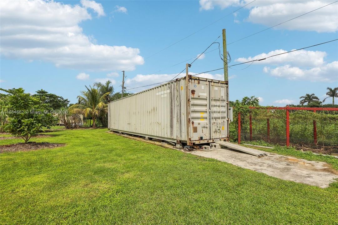 Active With Contract: $950,000 (2 beds, 2 baths, 1148 Square Feet)