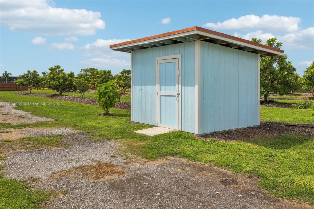 Active With Contract: $950,000 (2 beds, 2 baths, 1148 Square Feet)