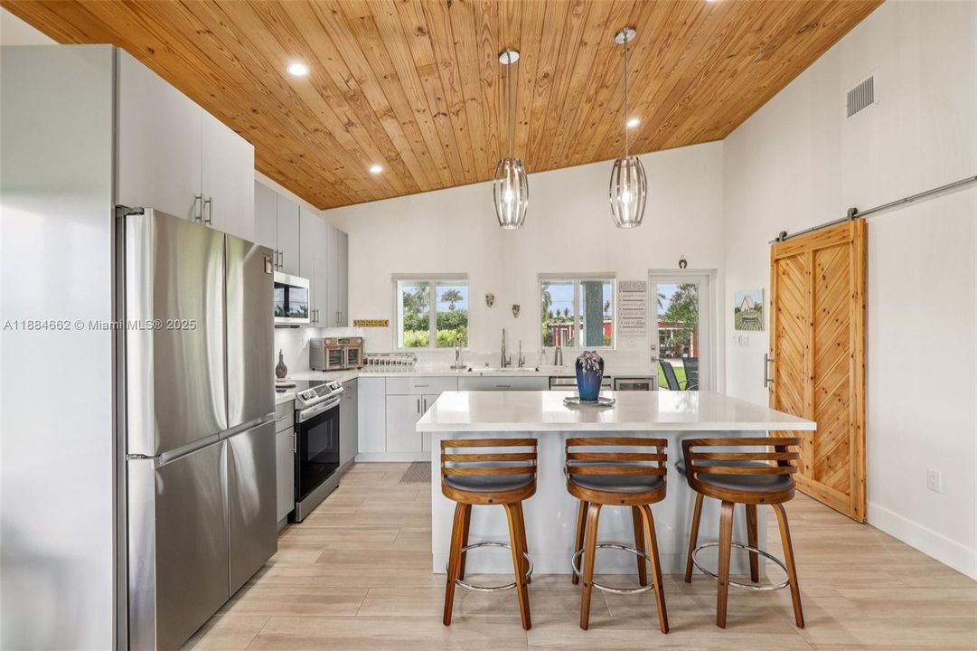 Active With Contract: $950,000 (2 beds, 2 baths, 1148 Square Feet)