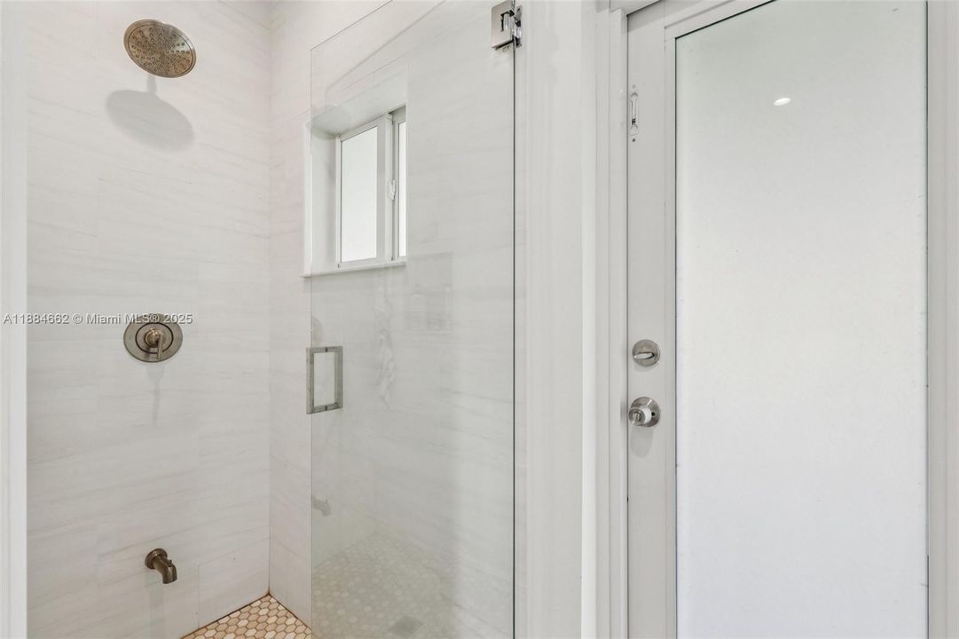 Active With Contract: $950,000 (2 beds, 2 baths, 1148 Square Feet)