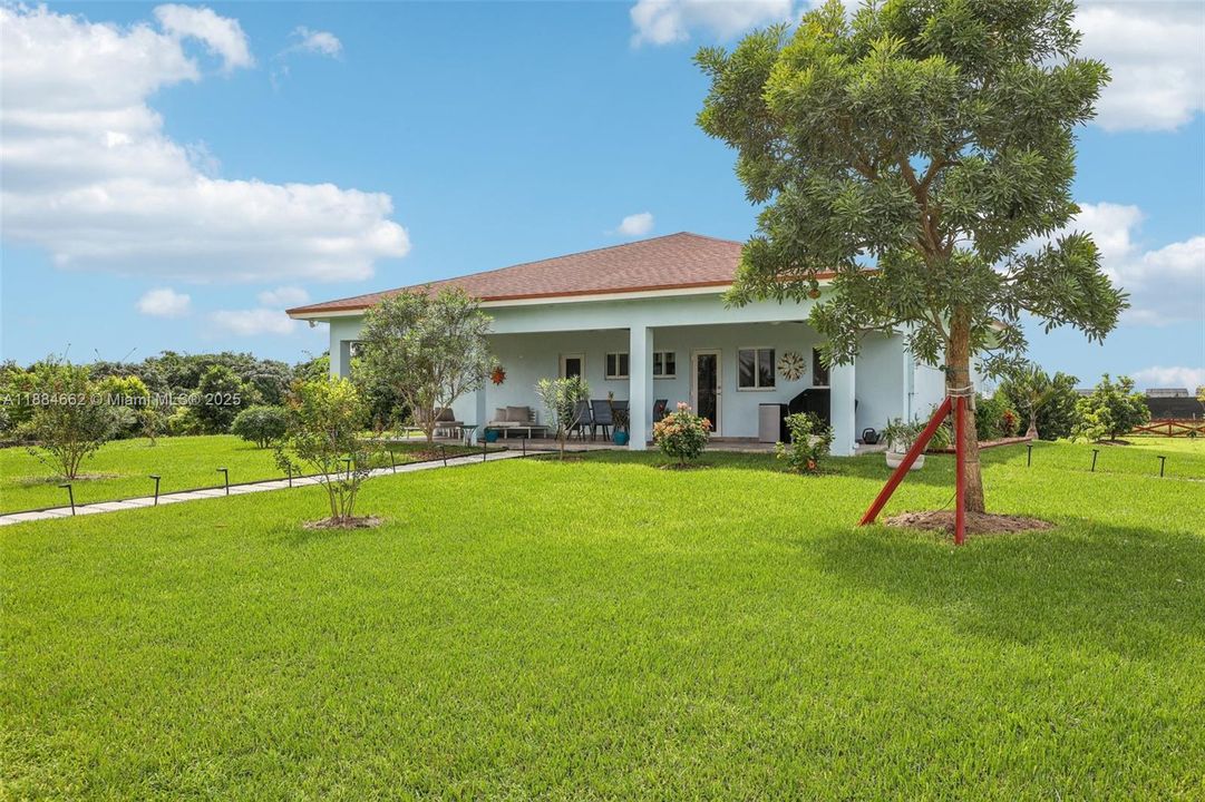 Active With Contract: $950,000 (2 beds, 2 baths, 1148 Square Feet)