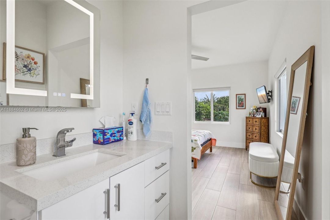 Active With Contract: $950,000 (2 beds, 2 baths, 1148 Square Feet)