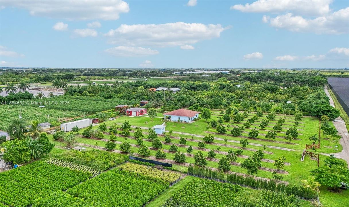 Active With Contract: $950,000 (2 beds, 2 baths, 1148 Square Feet)