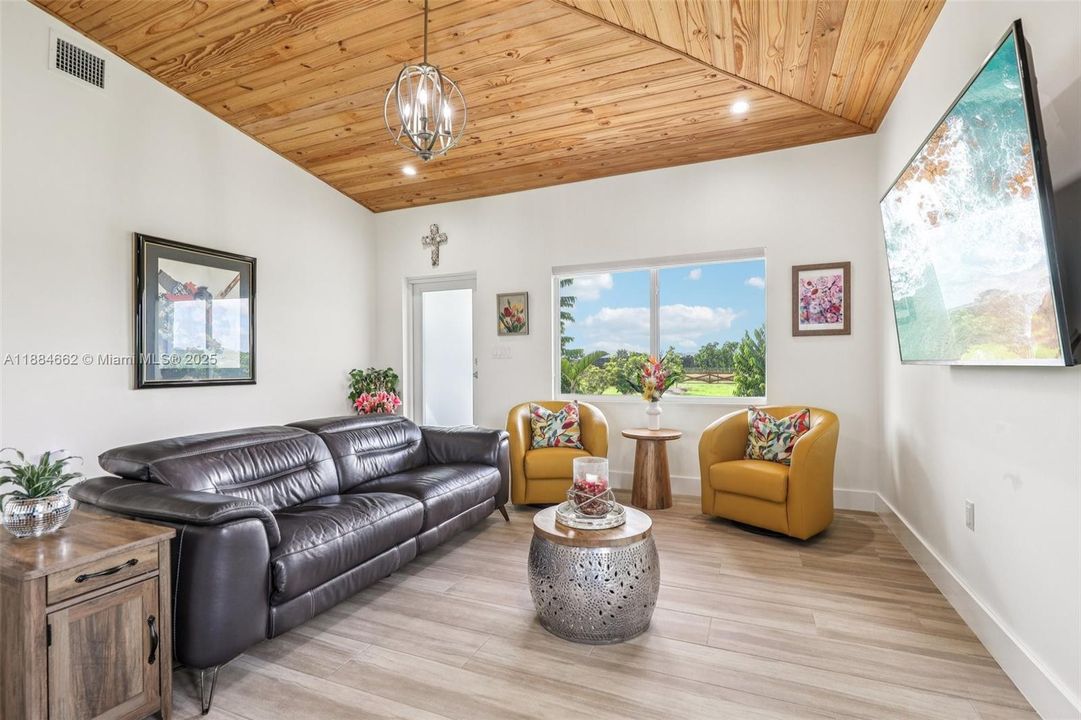 Active With Contract: $950,000 (2 beds, 2 baths, 1148 Square Feet)