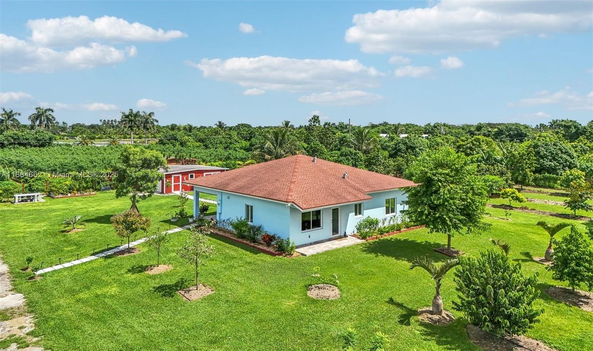 Active With Contract: $950,000 (2 beds, 2 baths, 1148 Square Feet)