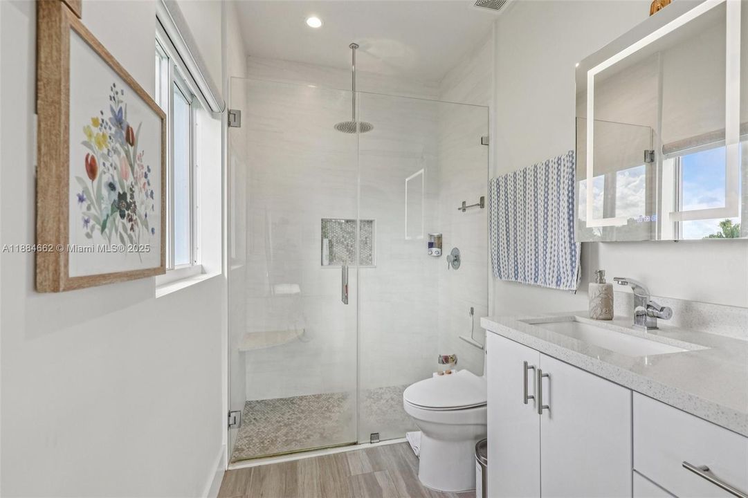 Active With Contract: $950,000 (2 beds, 2 baths, 1148 Square Feet)