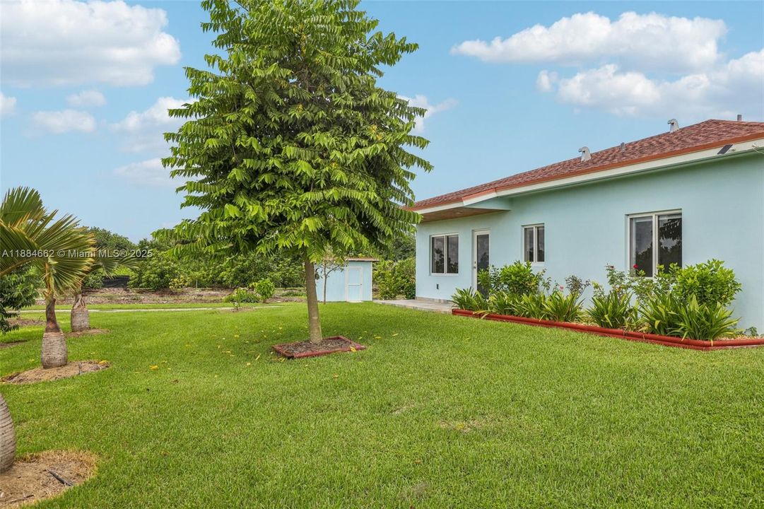 Active With Contract: $950,000 (2 beds, 2 baths, 1148 Square Feet)