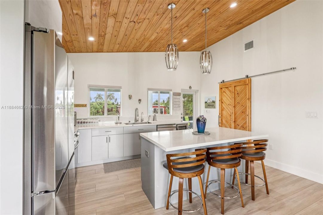 Active With Contract: $950,000 (2 beds, 2 baths, 1148 Square Feet)