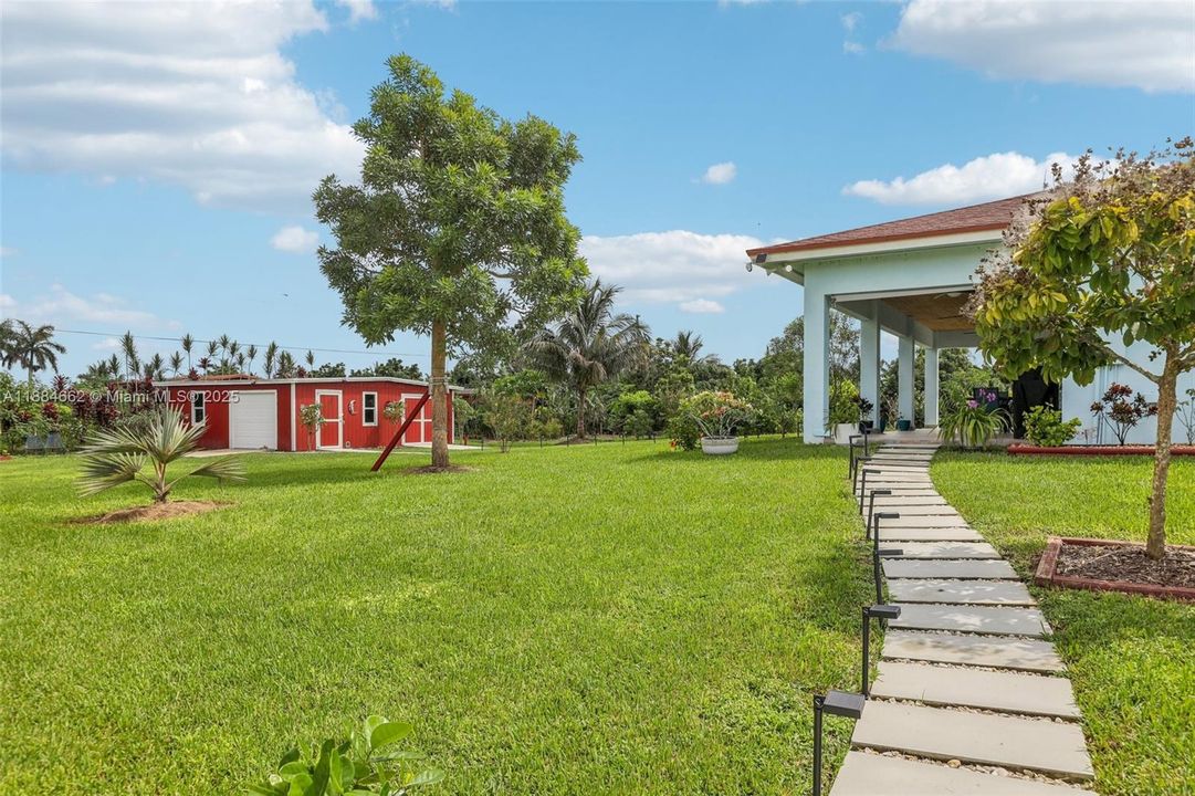 Active With Contract: $950,000 (2 beds, 2 baths, 1148 Square Feet)