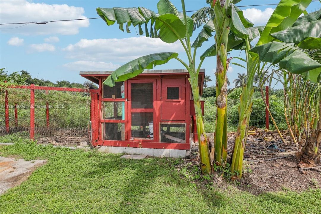 Active With Contract: $950,000 (2 beds, 2 baths, 1148 Square Feet)
