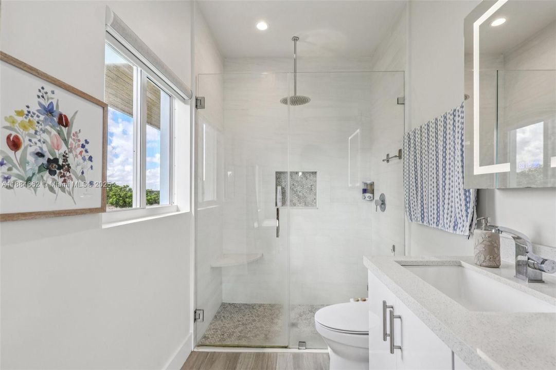 Active With Contract: $950,000 (2 beds, 2 baths, 1148 Square Feet)