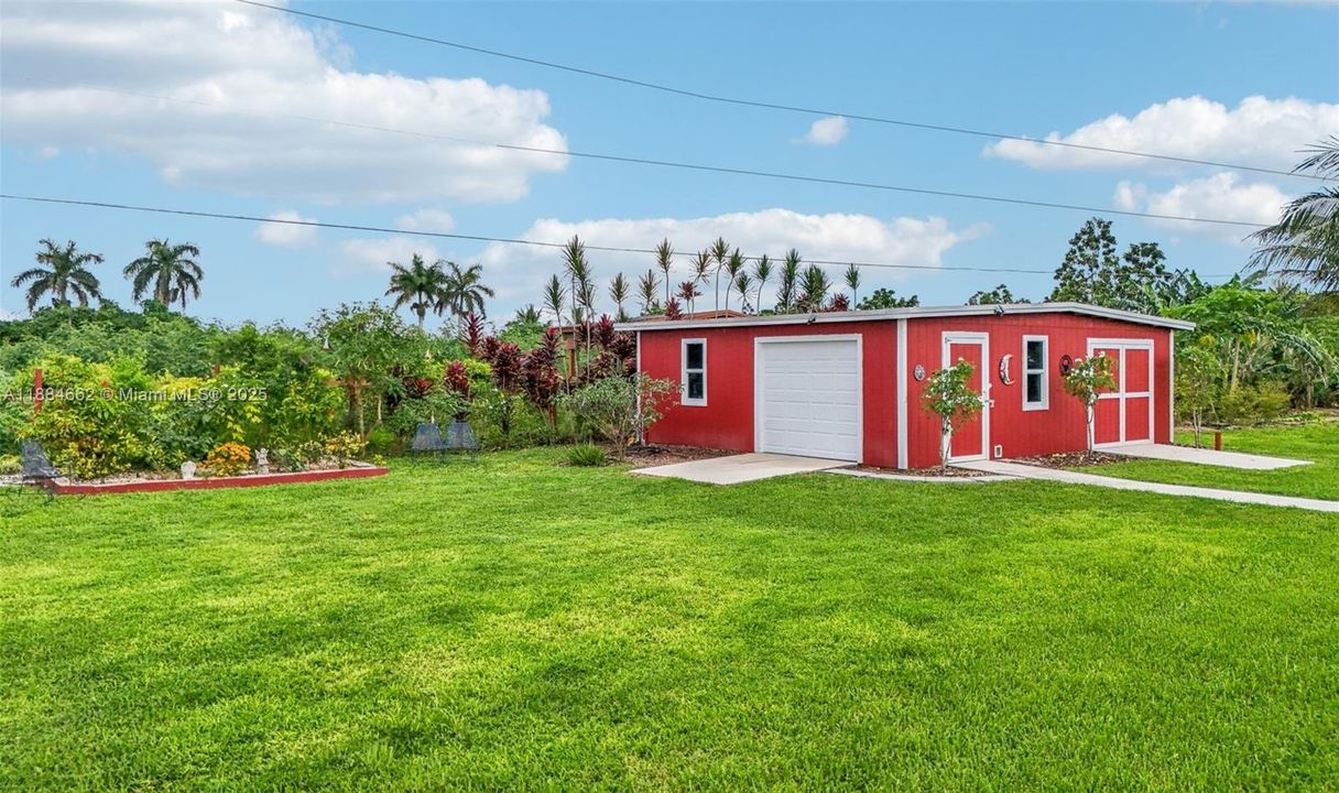 Active With Contract: $950,000 (2 beds, 2 baths, 1148 Square Feet)