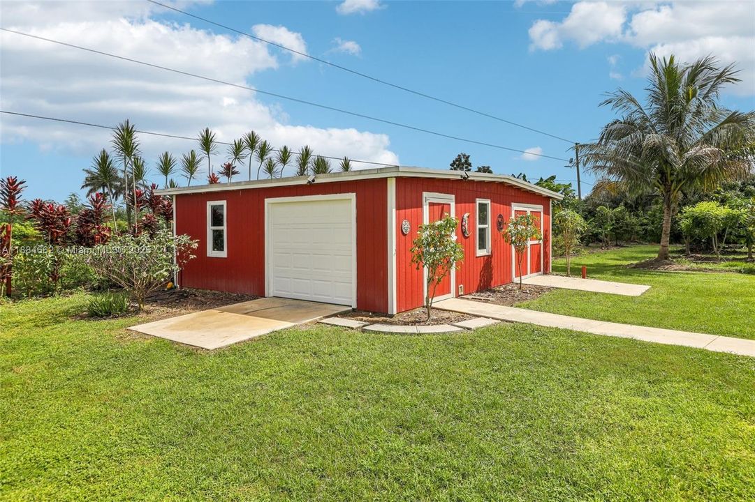 Active With Contract: $950,000 (2 beds, 2 baths, 1148 Square Feet)