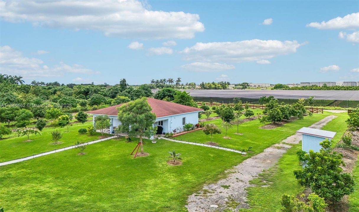 Active With Contract: $950,000 (2 beds, 2 baths, 1148 Square Feet)