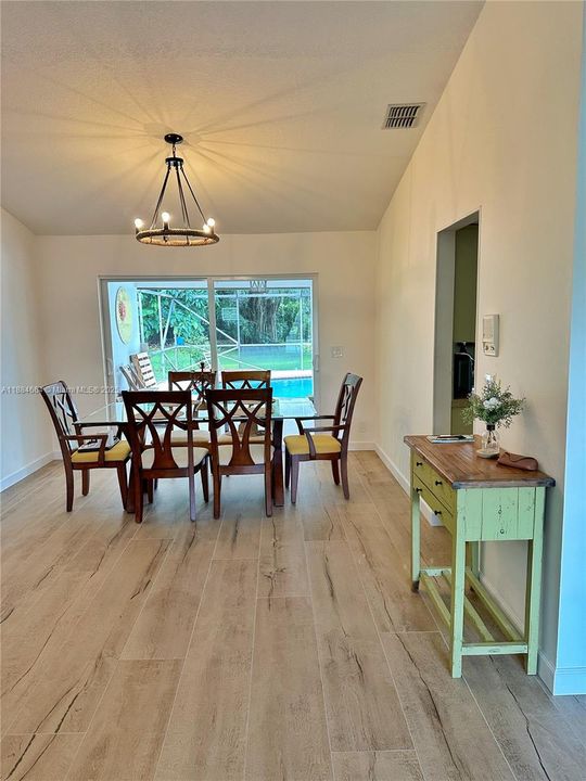 Recently Sold: $689,000 (3 beds, 2 baths, 1691 Square Feet)