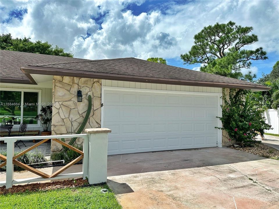 Recently Sold: $689,000 (3 beds, 2 baths, 1691 Square Feet)