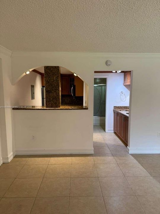 For Rent: $1,475 (1 beds, 1 baths, 382 Square Feet)