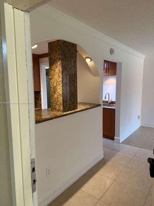 For Rent: $1,475 (1 beds, 1 baths, 382 Square Feet)