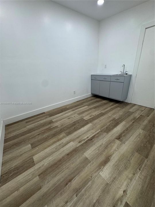 Recently Rented: $1,100 (0 beds, 1 baths, 0 Square Feet)