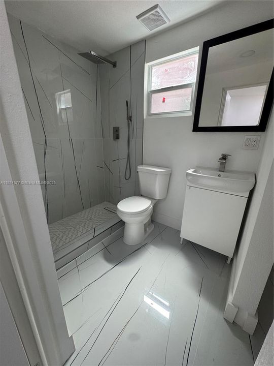 Recently Rented: $1,100 (0 beds, 1 baths, 0 Square Feet)