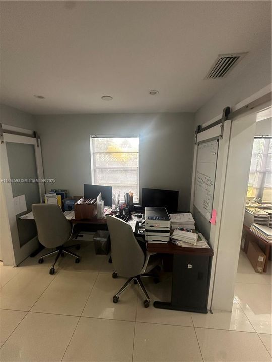 For Sale: $625,000 (3 beds, 1 baths, 1189 Square Feet)