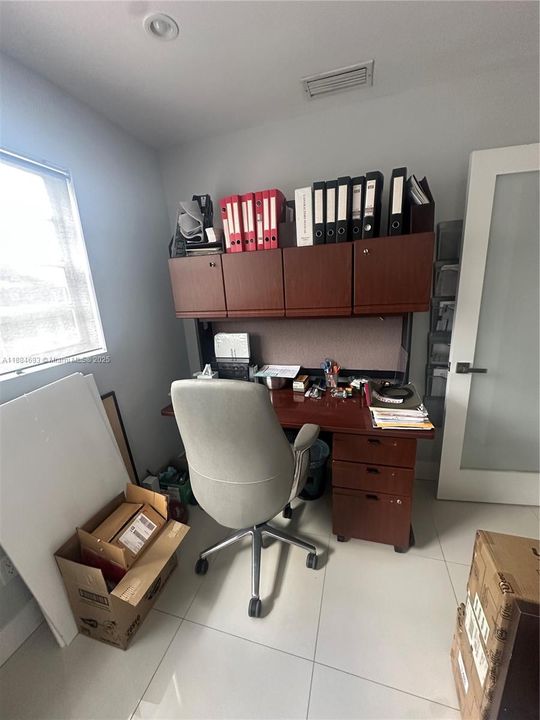 For Sale: $625,000 (3 beds, 1 baths, 1189 Square Feet)