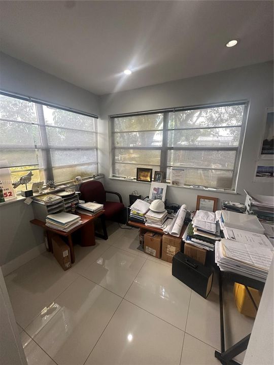 For Sale: $625,000 (3 beds, 1 baths, 1189 Square Feet)