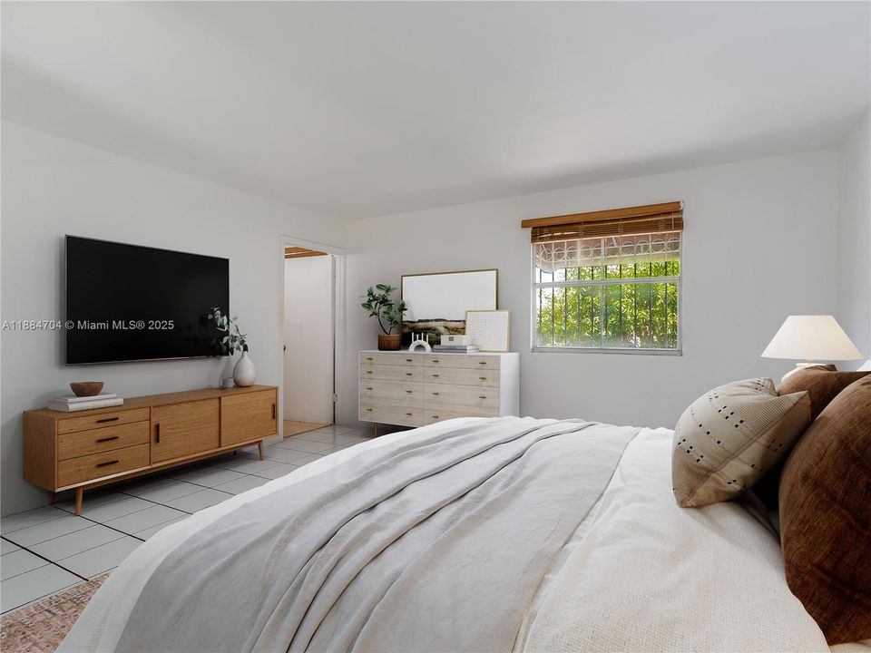 合同活跃: $520,000 (3 贝兹, 3 浴室, 1187 平方英尺)