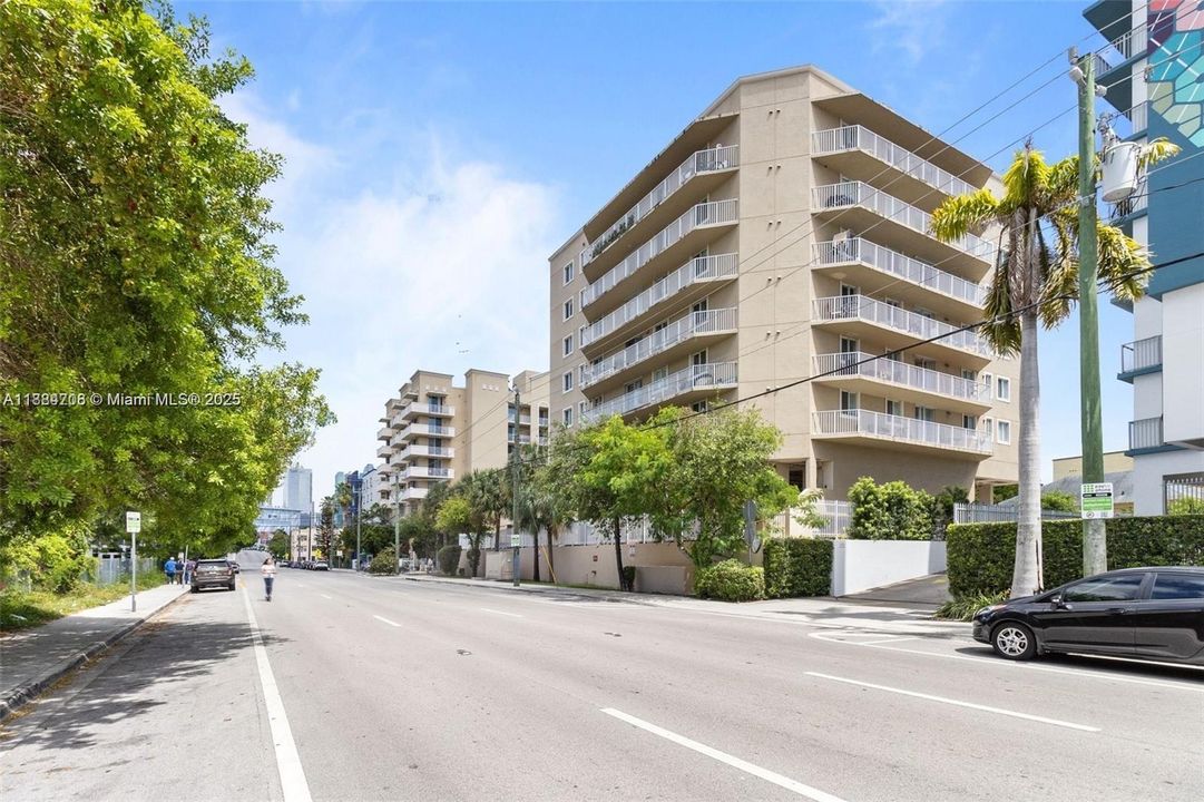 待售: $249,000 (1 贝兹, 1 浴室, 635 平方英尺)